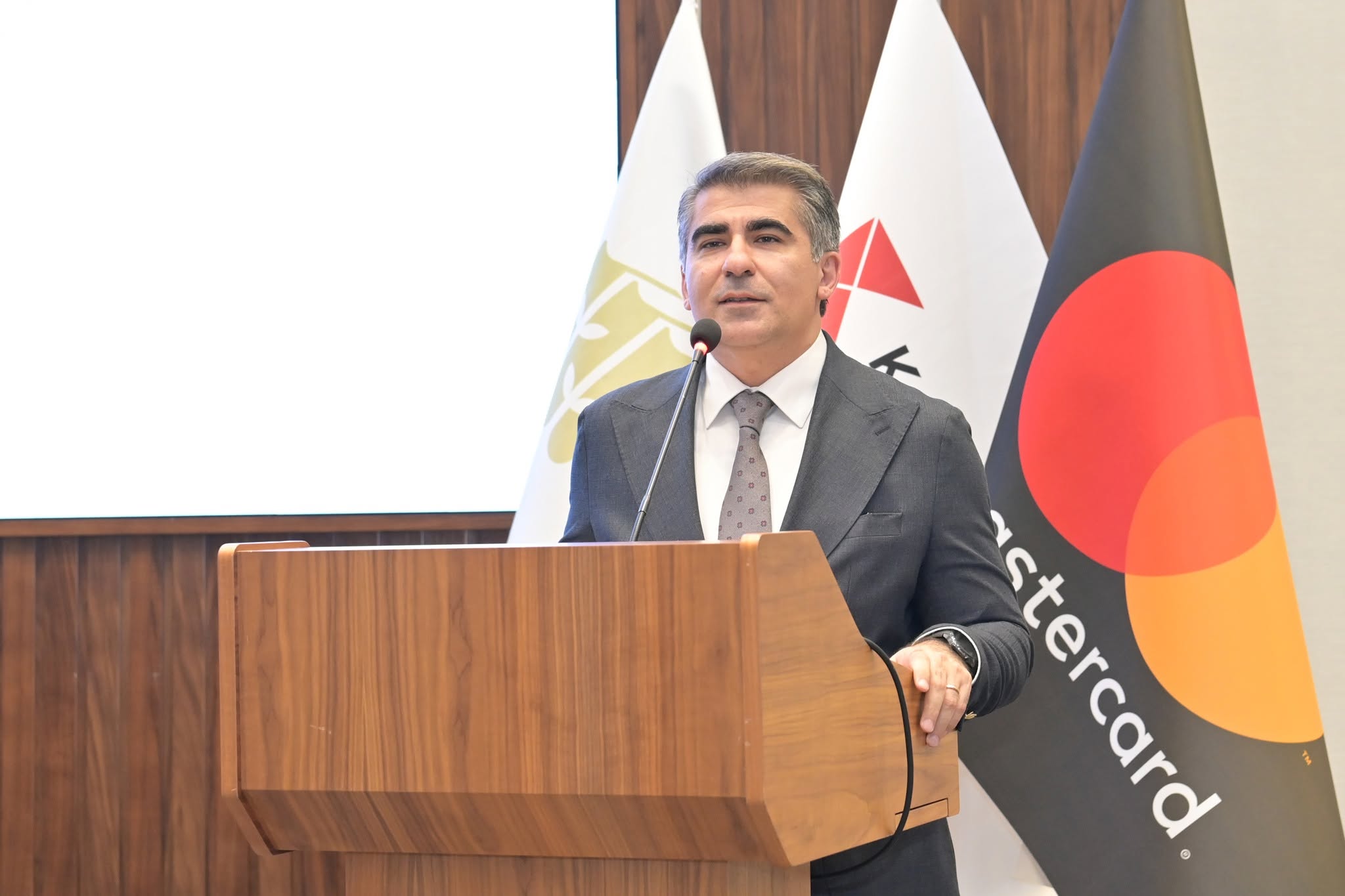 Nicat Məmmədli: Gəncləri elm sahəsinə təşviq etmək lazımdır