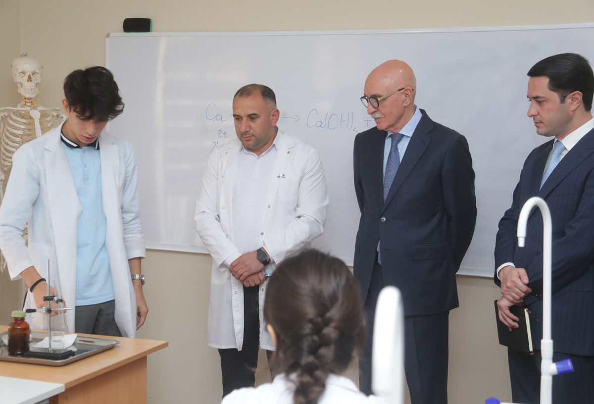 Nazir müavini Firudin Qurbanov Qubada təhsil müəssisələrində olub