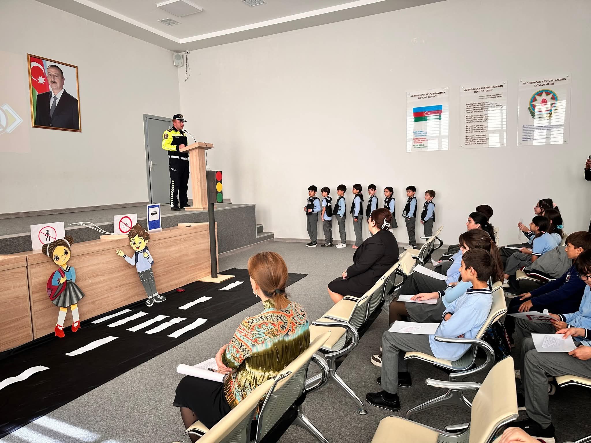 Qaxda məktəblilərlə yol təhlükəsizliyi mövzusunda görüş keçirilib