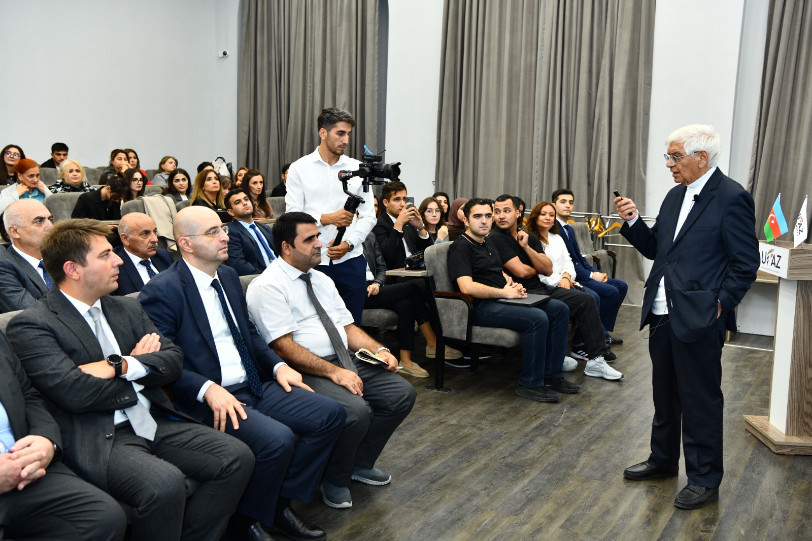 “Danışır təcrübə” layihəsinin budəfəki qonağı professor Rafiq Əliyev olub