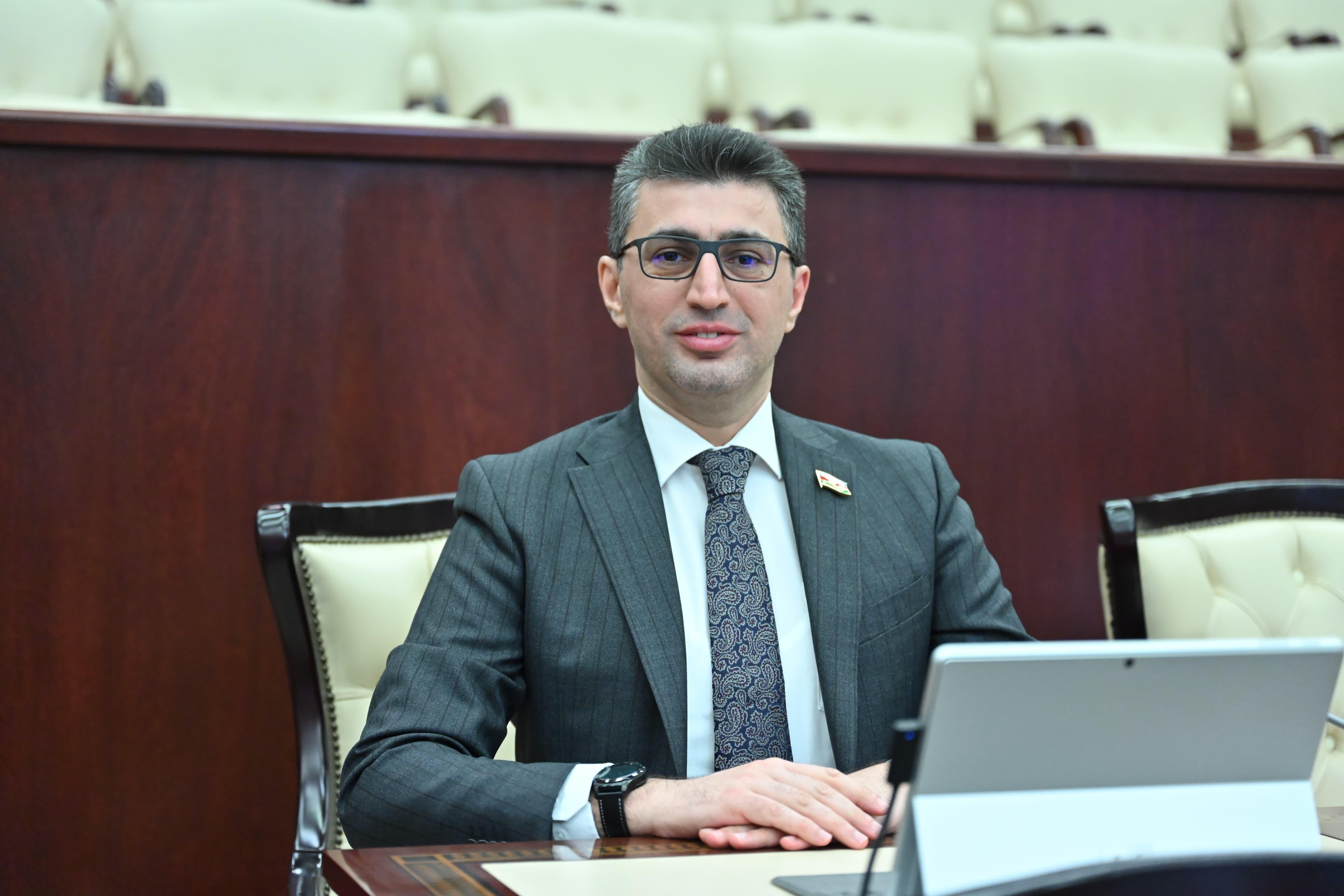 Şahin Seyidzadə: BƏƏ ilə imzalanan anlaşma təhsildə rəqəmsal transformasiyanı sürətləndirəcək