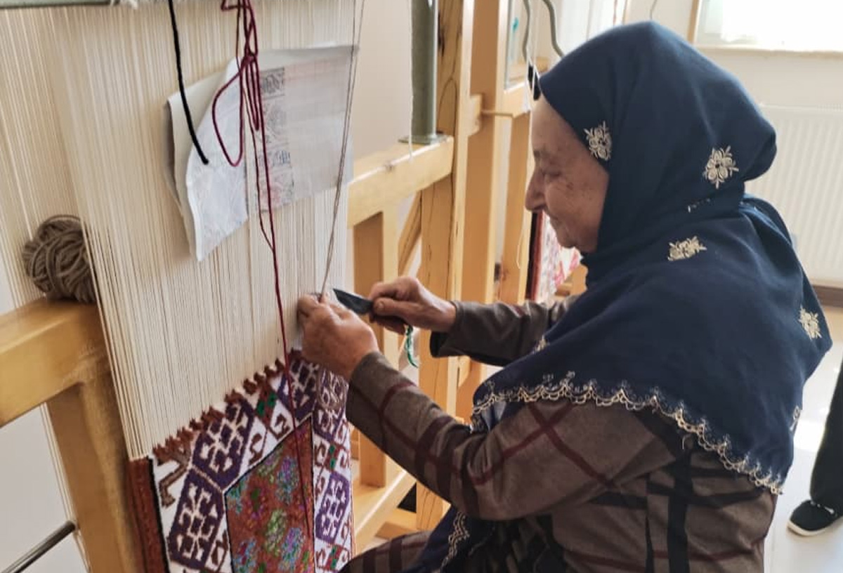 78 yaşında tələbə oldu: 12 nəvəsi, 12 nəticəsi var... – FOTO/VİDEO