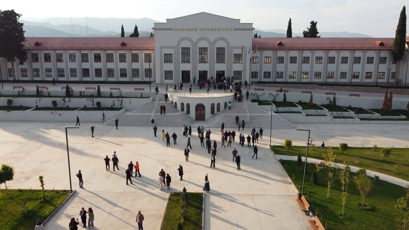 QHT Əməkdaşlıq Forumu iştirakçıları Qarabağ Universiteti ilə tanış olub