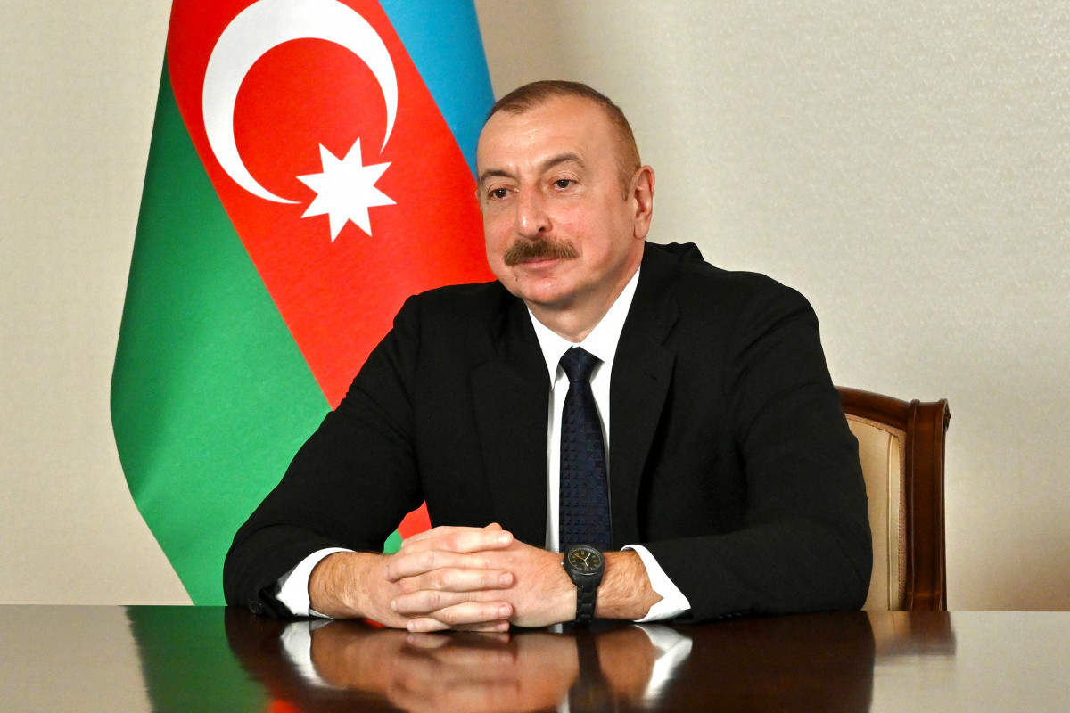 Prezident media nümayəndələrinə müraciət edib