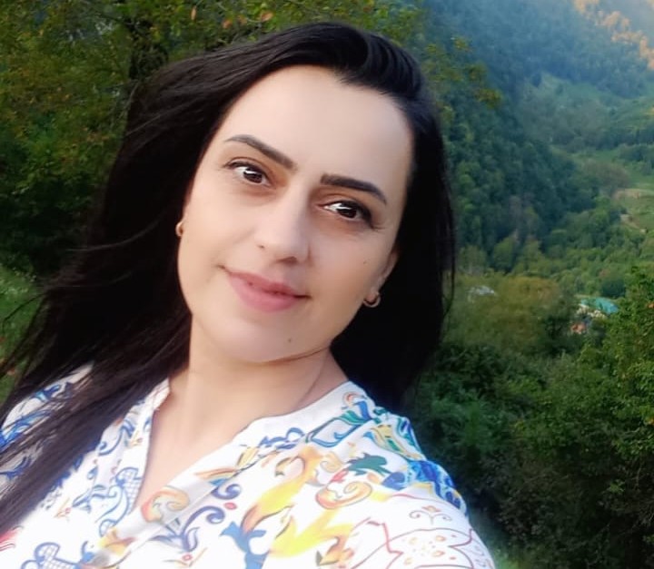 “Ali məktəbə oğlumun təhriki ilə sənəd verdim” – 20 ildən sonra tələbə olan Qax sakini