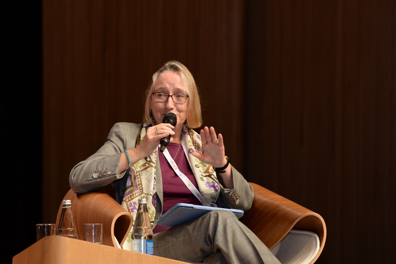 Kristin Ozden: Tələbələr vaxt və məkan məhdudiyyəti olmadan öyrənə bilməlidirlər