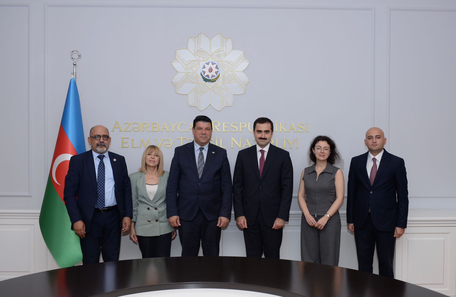 Nazir müavini Doğu Akdeniz Universitetinin rektoru ilə görüşüb
