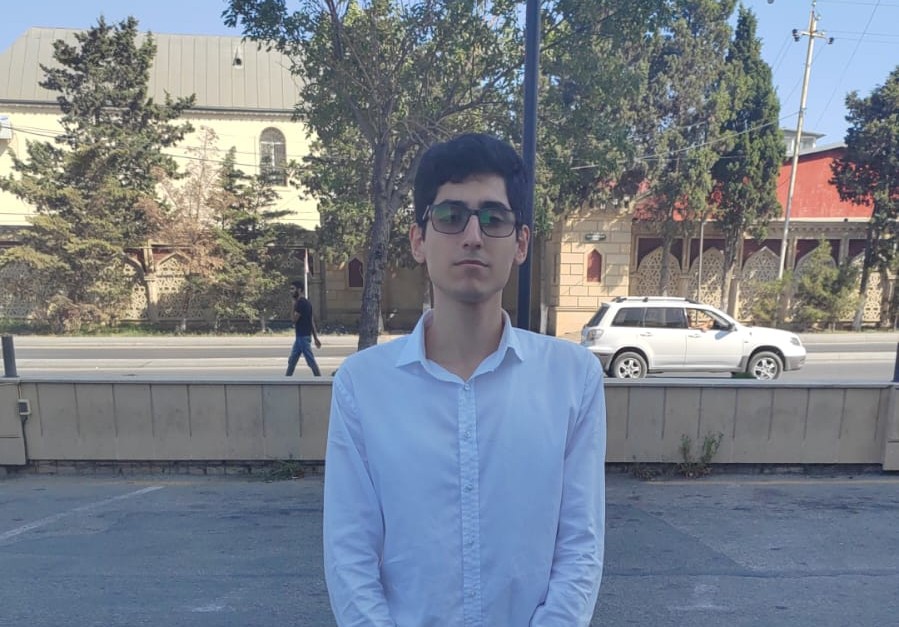 Tələbə krediti ilə oxuyan Amil: “Dəstək olmasaydı, məzun ola bilməyəcəkdim”