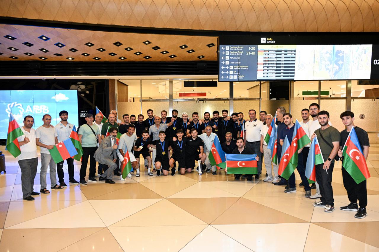 Avropa çempionu olan AİK-in futzal komandası böyük coşqu ilə qarşılanıb