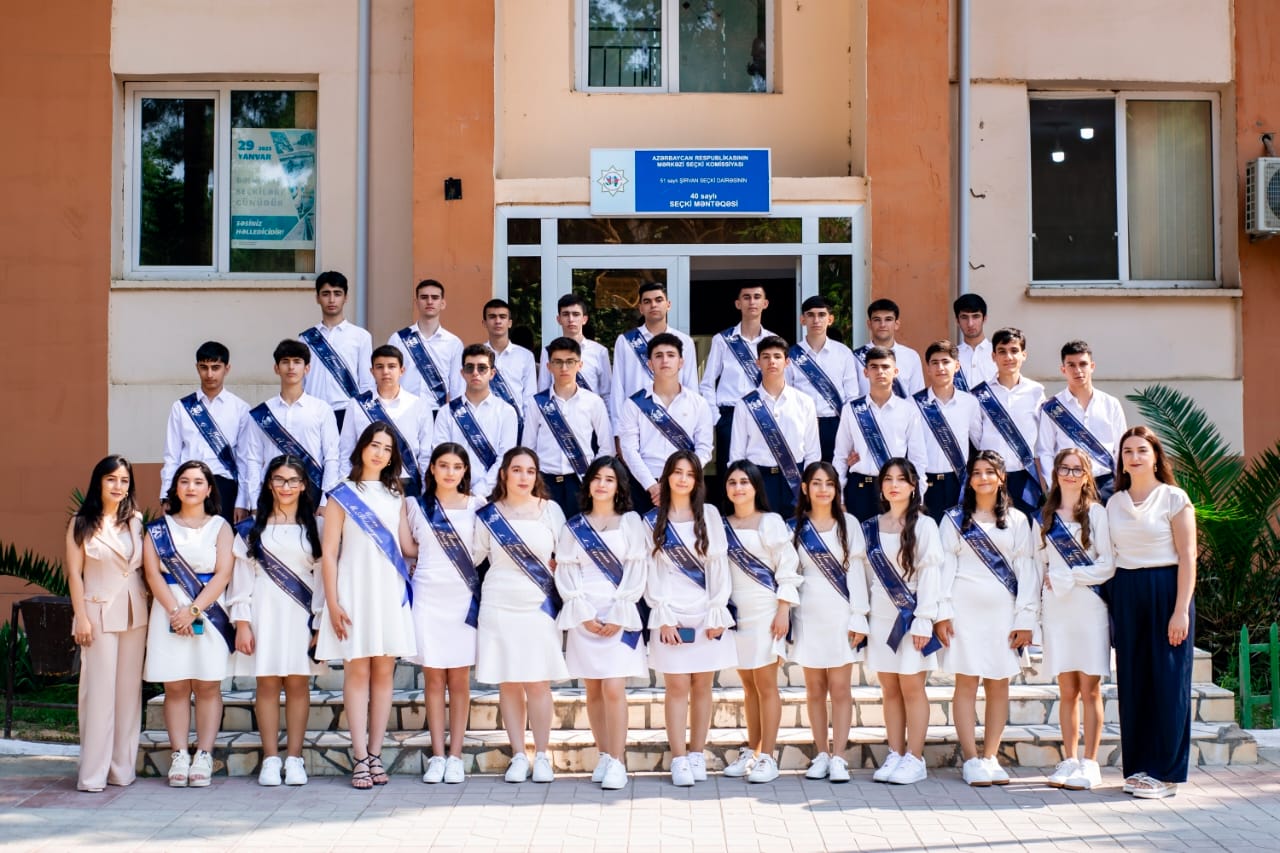 Region məktəbinin bütün məzunları tələbə oldu