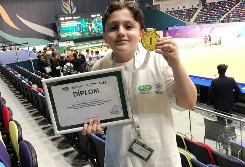 Məktəblimiz robot olimpiadasında I yerə layiq görülüb