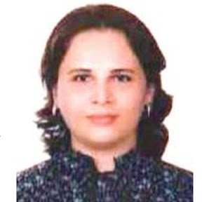Zeynəb Həcəmova
Zeynəb Əhməd qızı Həcəmova 1990-cı ilin 7 mart tarixində Azərbaycanda, Bakı şəhərində ziyalı ailəsində anadan olmuşdur. 1996-2005-ci illərdə İlyas Əfəndiyev adına Elitar gimnaziyada, 2005-2007-ci illərdə Həbibbəy Mahmudbəyov adına 2 saylı texniki-humanitar elmlər liseyində orta təhsil almışdır.
2007-ci ildə Azərbaycan Dövlət Pedaqoji Universitetinə (indiki) daxil olmuş, 2011-ci ildə həmin universitetin pedaqogika və psixologiya ixtisası üzrə bakalavr təhsilini bitirmişdir.
2016-2018-ci-illərdə Xəzər Universitetində ümumi psixologiya ixtisası üzrə magistratura təhsilini ingilis dilində almışdır.
2011-2012-ci illərdə Ümidli Gənclər Təşkilatının Uşaq və gənclər üçün reabilitasiya mərkəzində könüllü psixoloq kimi fəaliyyət göstərmişdir.
2012-2014-cü illərdə “Gənc Psixoloqlar” ictimai birliyinin üzvüdür.
2024-cü ildən “İMZA” Sosial İnkişafa Dəstək İctimai Birliyinin üzvüdür.
2024-cü ildən “Yeni Azərbaycan Partiyası”nın üzvüdür.
2025-ci ildən “QEYD” Sosial Maarifləndirmə İctimai Birliyinin üzvüdür.
2025-ci ildən BMT-nin könüllü üzvüdür.
2025-ci ildən “Azərbaycan Respublikası Təhsil Cəmiyyəti”nin üzvüdür.
2012-ci ildə AMEA-nın akademik Yusif Məmmədəliyev adına Neft-Kimya Prosesləri İnstitutunda Sənədlərlə iş şöbəsinin müdiri vəzifəsində fəaliyyət göstərmişdir.
2013-cü ildə AMEA-nın akademik Yusif Məmmədəliyev adına Neft-Kimya Prosesləri İnstitutunda təşkil edilən Ümummilli lider Heydər Əliyevin 90 illik yubileyinə həsr edilmiş məqalə müsabiqəsində iştirak etmiş və 2-ci yerə layiq görülərək təltif olunmuşdur.
2016-cı ildə AMEA Rəyasət Heyəti aparatının Katibliyinin rəisi vəzifəsinə təyin olunmuşdur.
2018-2020-ci illərdə Bakı Dövlət Universitetində ümumi psixologiya fənnini (saat hesabı) tədris etmişdir.
2019-cu ildən AMEA-nın Fəlsəfə və Sosiologiya İnstitutunun dissertantıdır (elmi seminar təşkil edilib və müdafiə ərəfəsindədir).
Azərbaycan Milli Elmlər Akademiyasının elmi və ictimai həyatında səmərəli fəaliyyətinə görə AMEA İctimai Elmlər Bölməsinin “Fəxri Fərmanı” ilə təltif edilib.
Azərbaycan xalqının Ümummilli Lideri Heydər Əliyevin həyatı və fəaliyyətinin, zəngin irsinin, dövlətçilik ideallarının tədqiqi və təbliği sahəsində xidmətlərinə görə Azərbaycan Milli Elmlər Akademiyasının “Təşəkkürnamə”si ilə təltif edilib.
2025-ci ildə AMEA-nın “İlin gənc alimi” mükafatı müsabiqəsində iştirak edərək gənc alimlər arasında elmi fəaliyyəti ilə fərqləndiyinə və AMEA-nın ictimai işlərində fəallıq göstərdiyinə görə “İlin gənc alimi” diplomuna layiq görülmüşdür.
2025-ci ildə AMEA-nın elmi və ictimai fəaliyyətində fərqləndiyinə görə və 8 mart Beynəlxalq Qadınlar günü münasibətilə AMEA-nın “Təşəkkürnamə”si ilə təltif edilmişdir.
2022-ci ildən etibarən AMEA Humanitar Elmlər Bölməsində vitse-prezidentin xidmətində baş mütəxəssis vəzifəsində fəaliyyət göstərir. AMEA-da göstərdiyi 12 illik nümunəvi fəaliyyəti dövründə Zeynəb Həcəmova elmi və ictimai fəaliyyəti ilə fərqlənmiş, AMEA-nı bir sıra respublika və beynəlxalq miqyaslı tədbirlərdə təmsil etmişdir.
Ailəlidir, 2 övladı var.