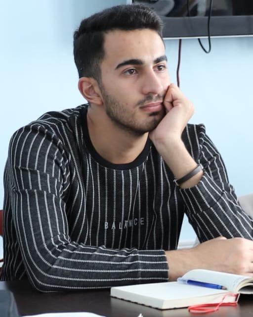Amid Əliyev
Mən, Amid Əliyev, bakalavr təhsilimi Lənkəran Dövlət Universitetində "Azərbaycan dili və ədəbiyyatı müəllimliyi" ixtisası üzrə almışam. Magistr təhsilimi isə Azərbaycan Dövlət Pedaqoji Universitetində "SABAH qrupları təlim və tədrisin təşkili və metodikası" ixtisaslaşması üzrə almışam.
