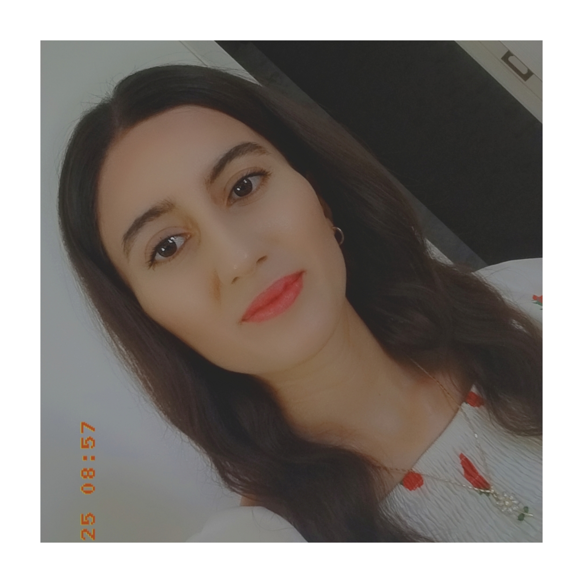 Ülkər Sultanova
Tələbəyəm, yazıçılıqla məşğulam. 21 yaşım var.